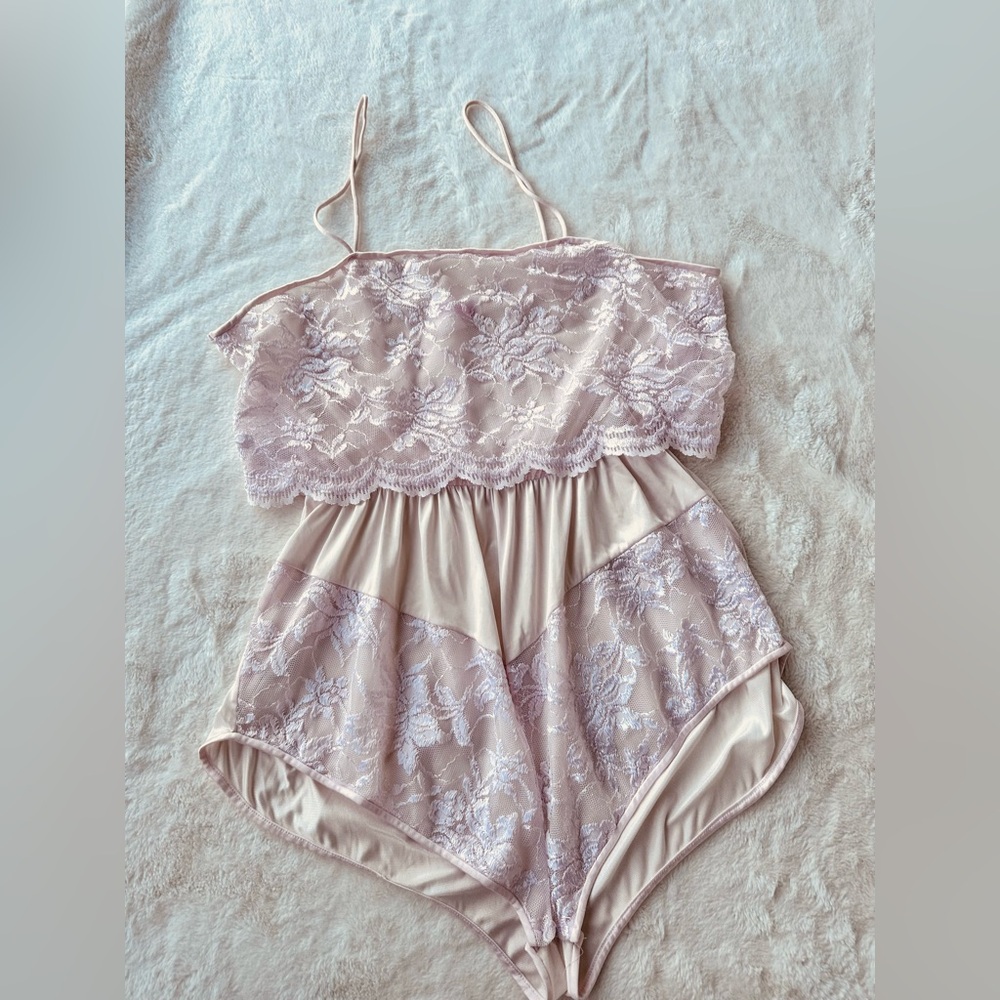 Vintage 80’s Pink satin and lace teddy - Romantic - size L
